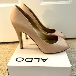 Aldo classic soft leather peep toe cream heels